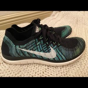 Nike Free FlyKnit 4.0 shoes size 9.5